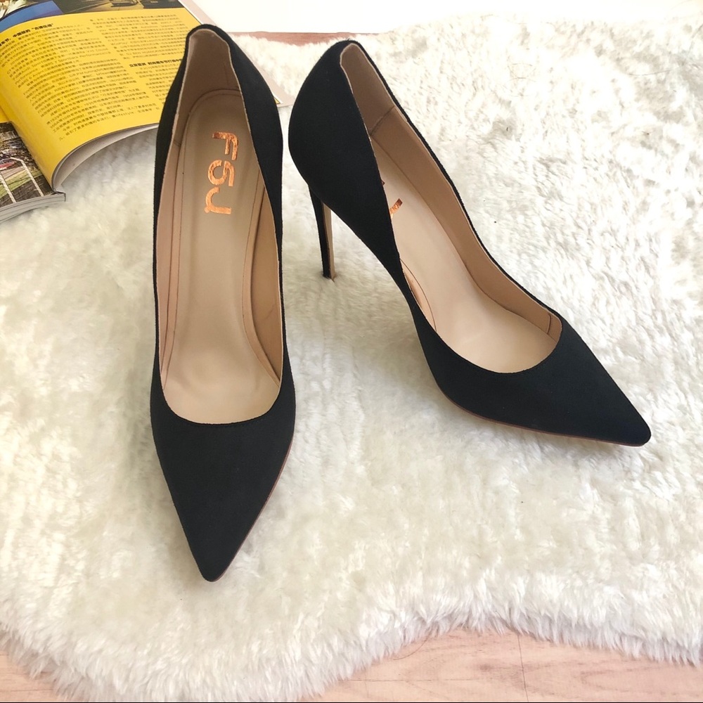 SOLD❤️ Size 9.5 Black Stiletto High Heel Pump - Picture 2 of 6